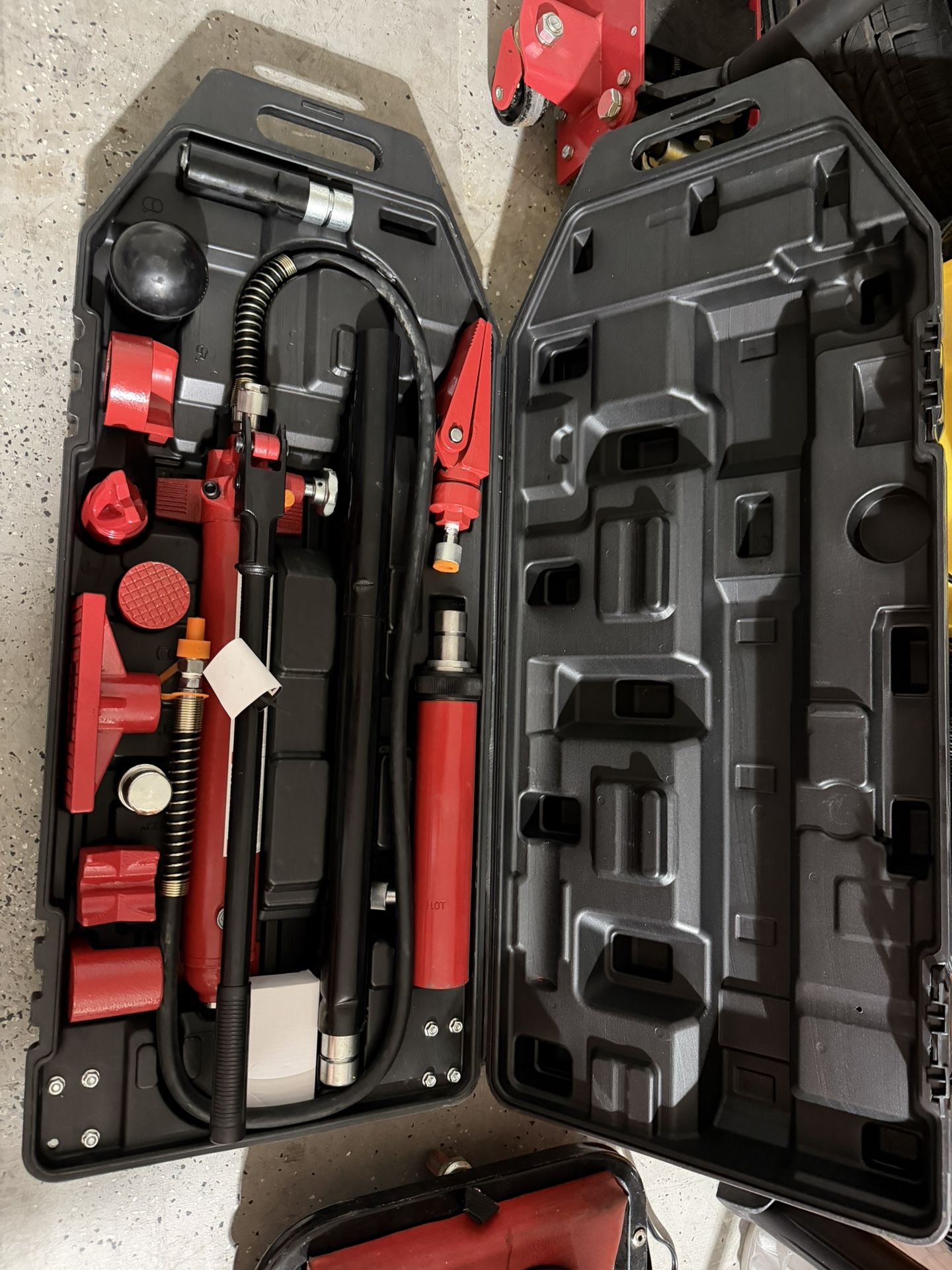 PITTSBURGH 10 Ton Portable Hydraulic Equipment Kit