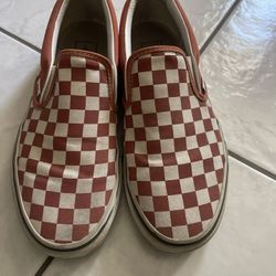 Vans- Men’s 8/ Women’s 9.5 