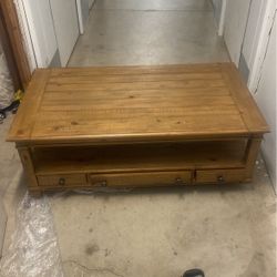 Coffee table extends to regular dining table