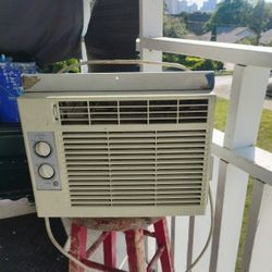 AC Window Unit