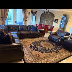 LEATHER COUCH - AMAZING DEAL 