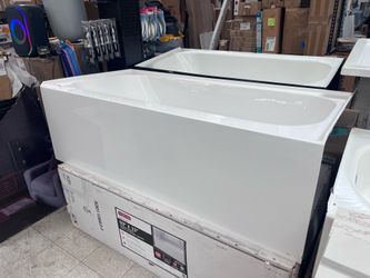 Streamline 66 inch right drain bathtub
