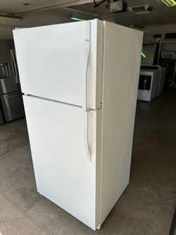 Kenmore Refrigerator (1 month warranty)