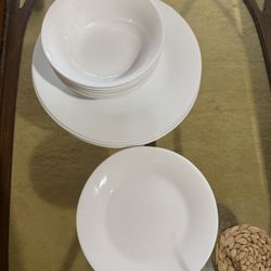 Minimal White Dinner Set – 6 Bowls + 6 Big Plates And 6 Medium Plates(Like New, Bid Now!)