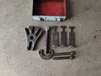 Plomb tools universal wheel hub axle pulley puller tools