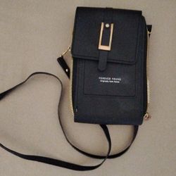 Women's Crossbody Id Daily Purse  In Excellent Condition 