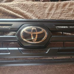 Oem Front Grill SR5 Tacoma 
