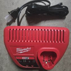 Milwaukee 12v Charger