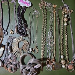 Metal necklace jewelry Lot
