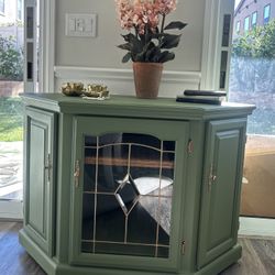 Accent Cabinet 