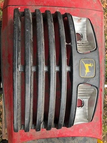 John Deere LT133 Plastic Grille