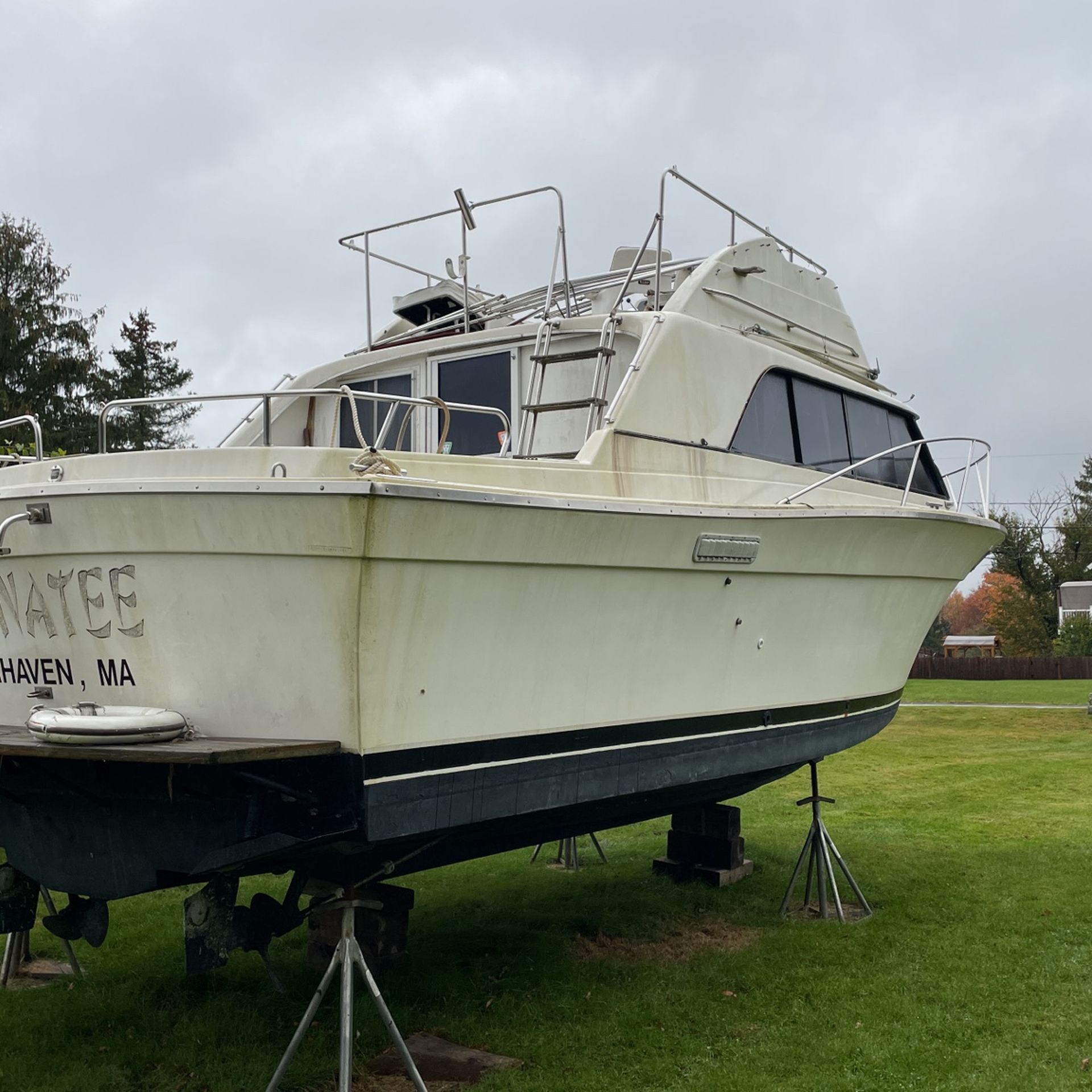 31 Foot Silverton 1980 Needs Engine Overhall.