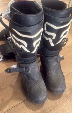 Boots and protector fox