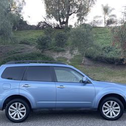 Subaru Forester blue