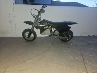 Razor MX400 Kids Electric Dirt Bike