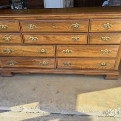 10  DRAWERS. SOLID  WOOD DRESSER  BY BROYHILL
