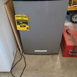 Small Fridge With Freezer
