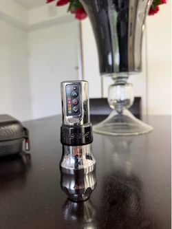 FK Irons Spektra Flux Max wireless tattoo machine