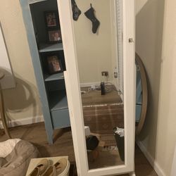 Jewelry Holder/Organizer with Mirror 