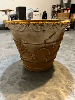 Large planter 18“ W x 16” D