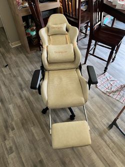 Gaming chair