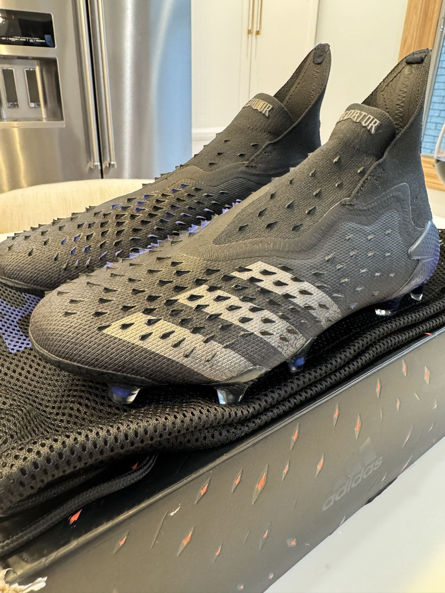 ADIDAS PREDATOR FREAK + FG DEMONSKIN BLACK SONIC INK Sz 7 DS