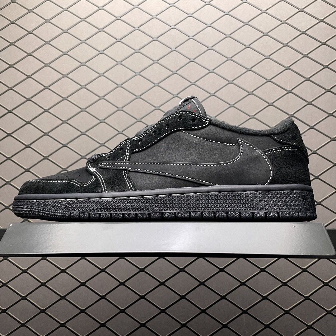 Air Jordan 1 Men’s Sneaker With Box New
