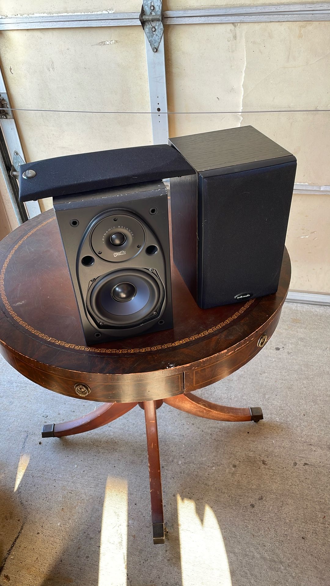 Bookshelf Speakers 