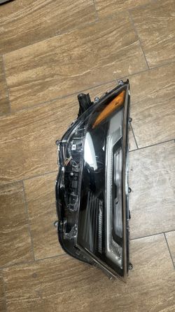 2023 Toyota RAV4 Passenger RH Full LED Headlight OEM 81110-0R360