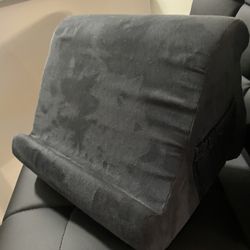 iPad Pillow Stand 