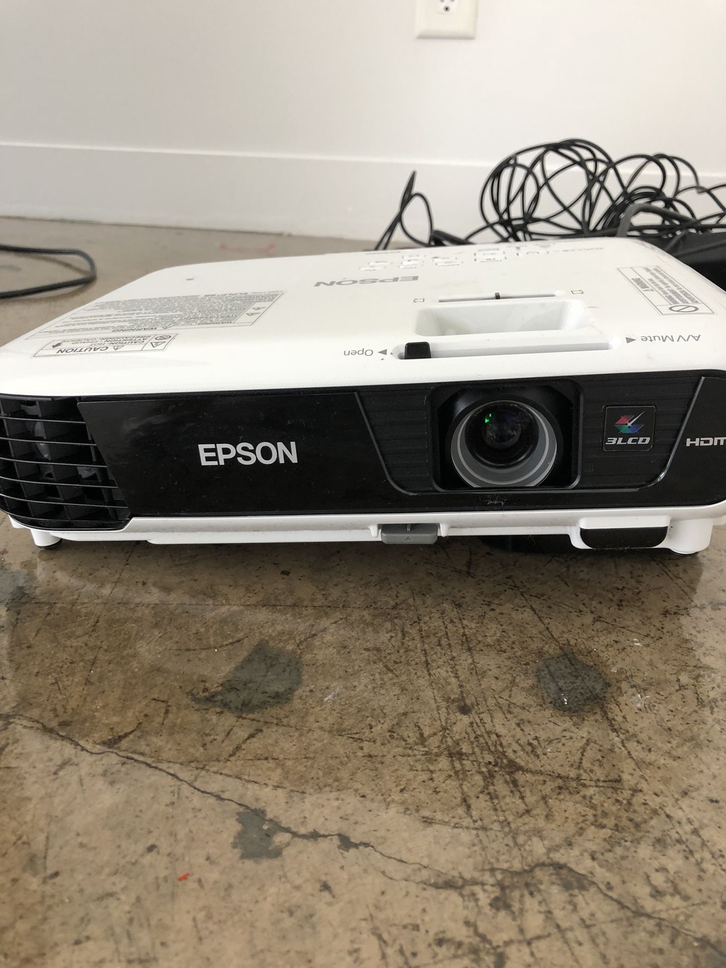 Epson EX5240 projector and Projector screen