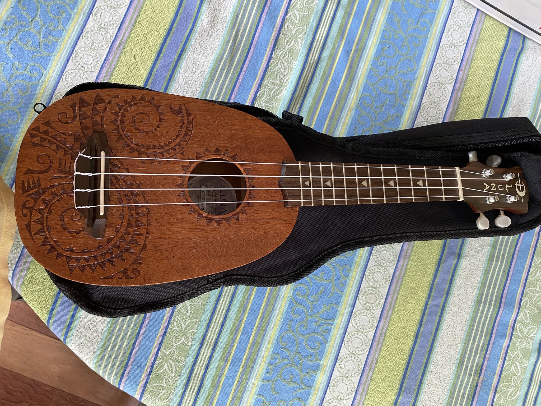 Ukelele Luna