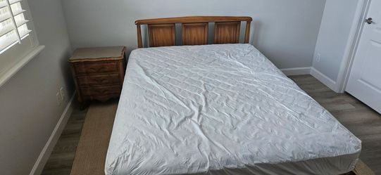 Solid wood Full size bed