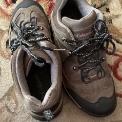 columbia women/mens hiking boot