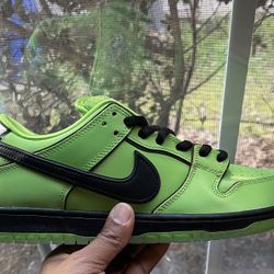 Brand New Nike Dunk SB Buttercup sz 10 Powerpuff