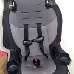 12 Month/1 Year old + car seat in perfect condition