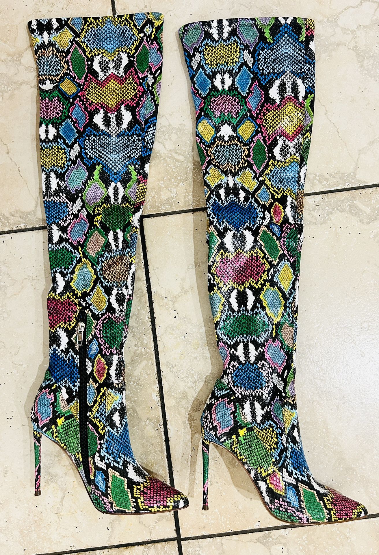 steve madden Over the knee boots Multicolor faux snakeprint pointy toe Size 6 M