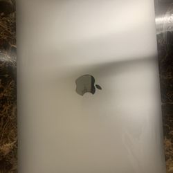 MacBook Air M1 / COMES WITH 3 Years If Apple+ Care