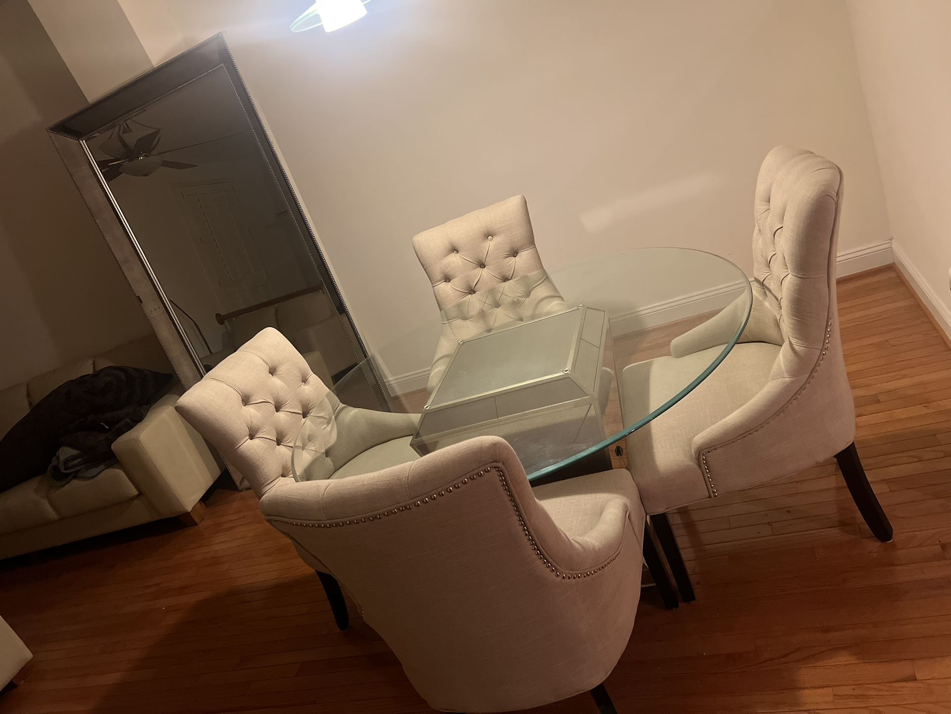 Macy’s Dining Room Set With Mirror