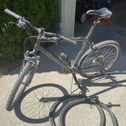 Trek Alpha 3700  Hardtail Mountain  Bike