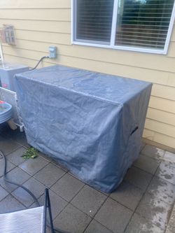Outdoor wicker table set with heavy duty cover