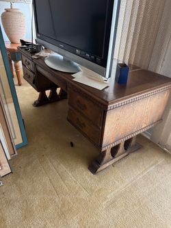 Free desk