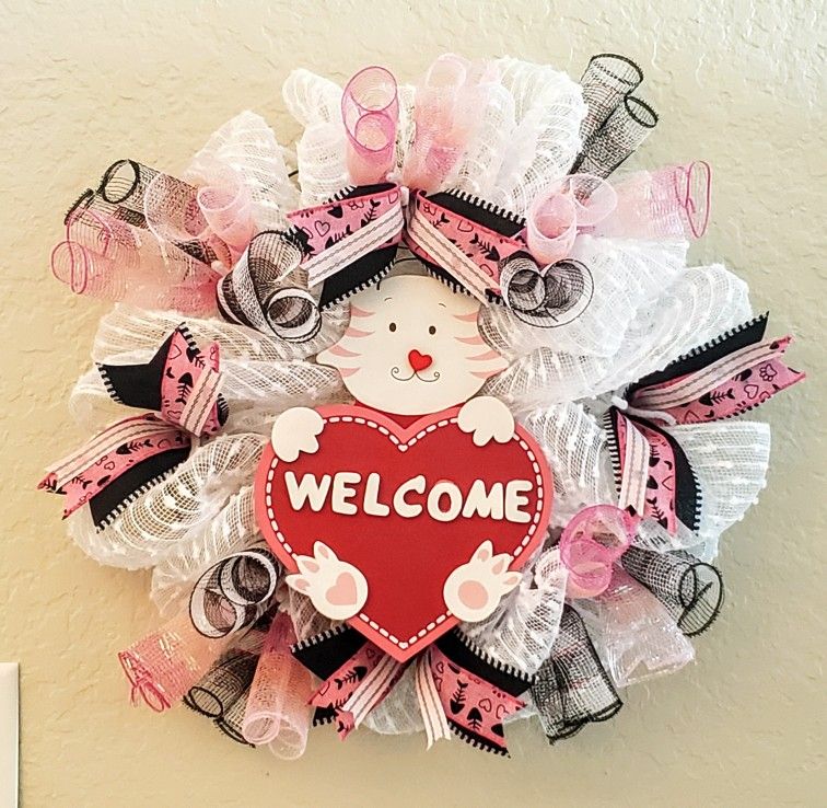 Welcome Kitty Deco Mesh Wreath 