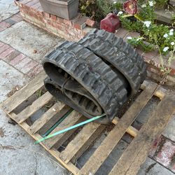 Rubber Tracks Bobcat MT55