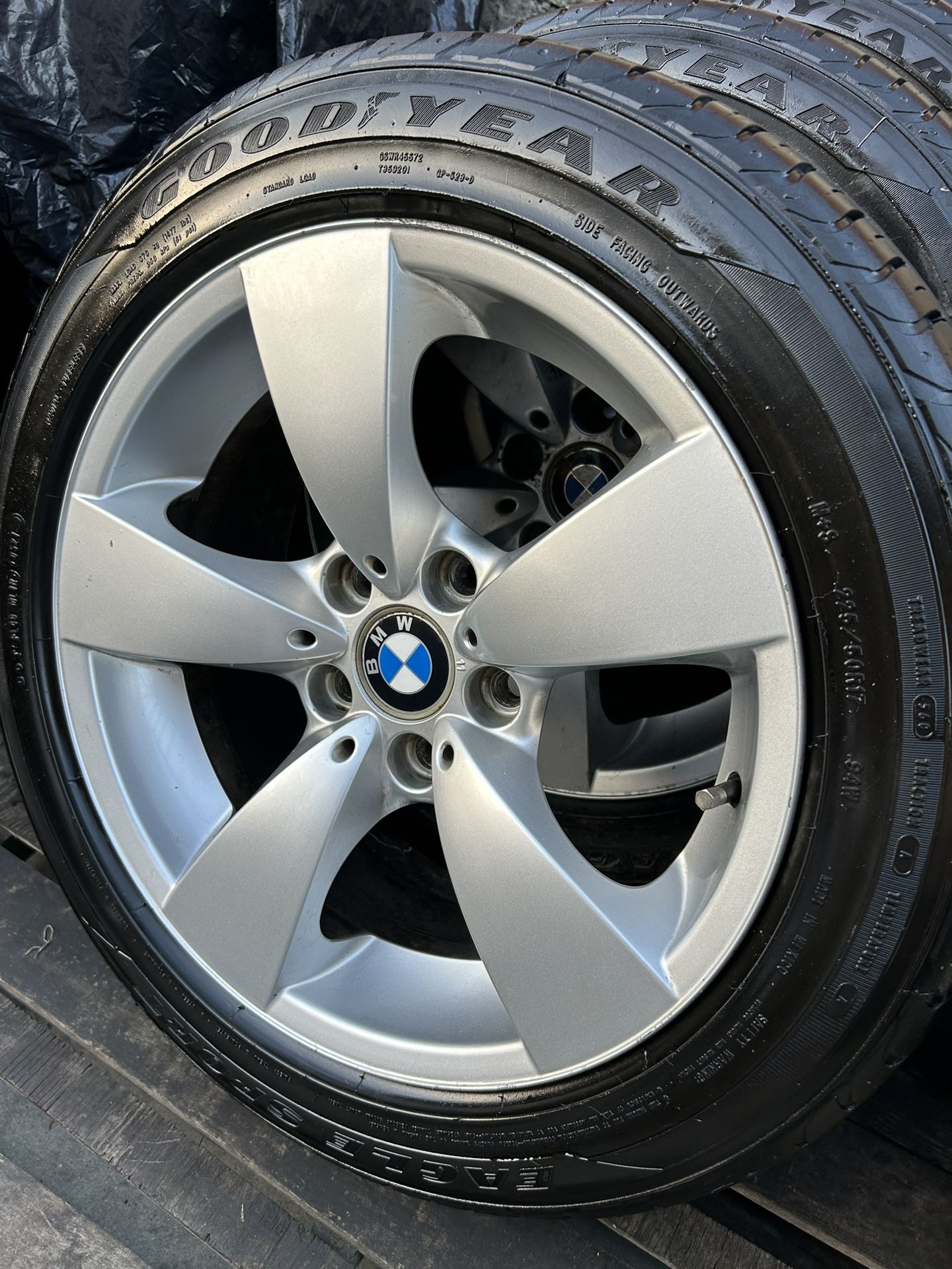 4- GOOD YEAR EAGLE RADIAL SPORT