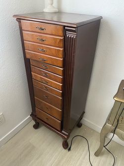 Jewelry box style dresser