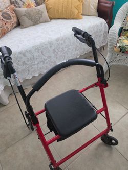 Walker with seat