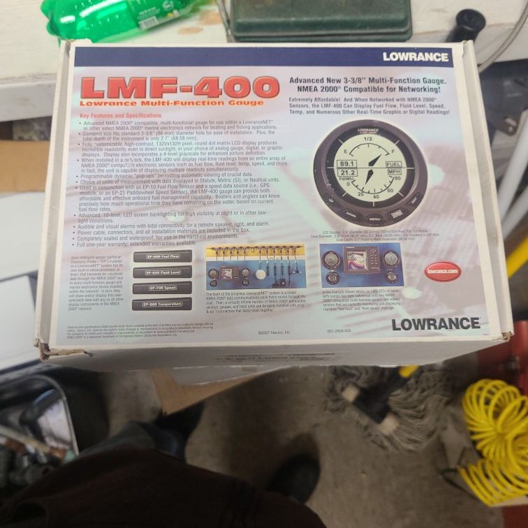 Lowrance LMF-400 multifunction Guage