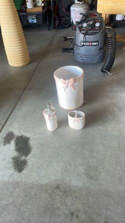 Ceramic bathroom set beautiful condition
