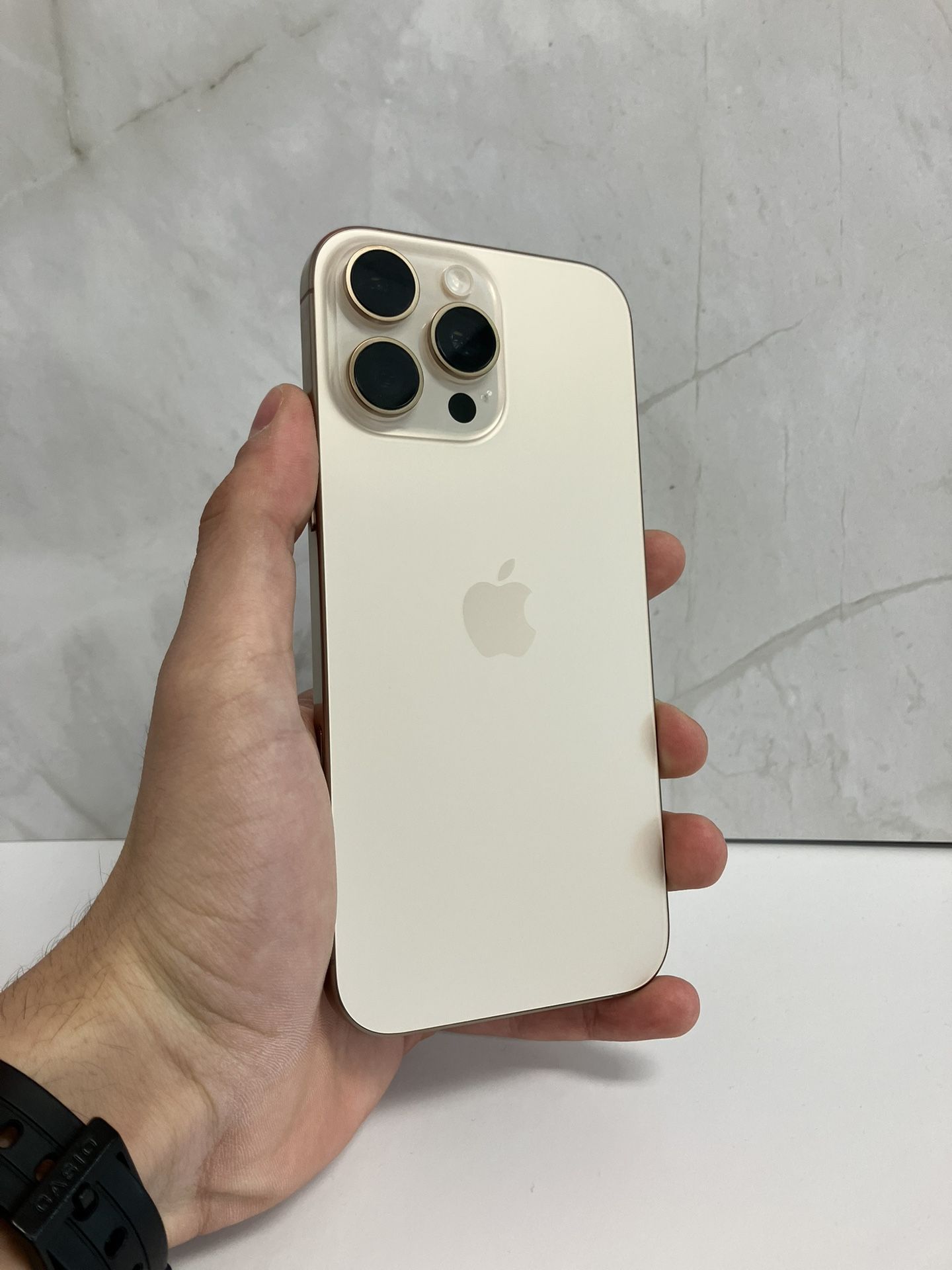 iPhone 16 Pro Max - Unlocked - 256GB